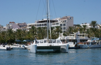 Luxury Catamaran 150 PAX