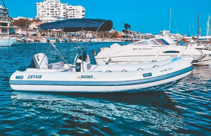 RENT A BOAT NO LICENCE IN IBIZA (8 PAX)